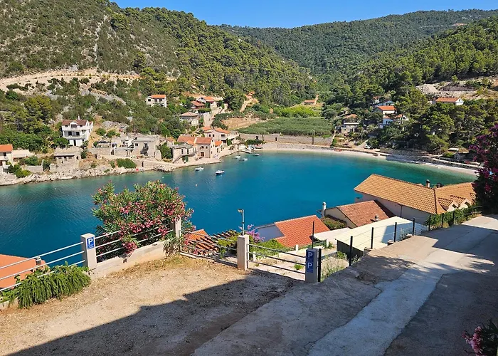 Quiet Bay Apartment!