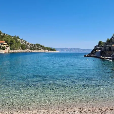 Apartment Quiet Bay Apartment! Jelsa (Hvar)