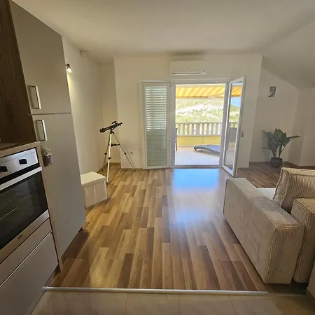 Quiet Bay Apartment! דירה