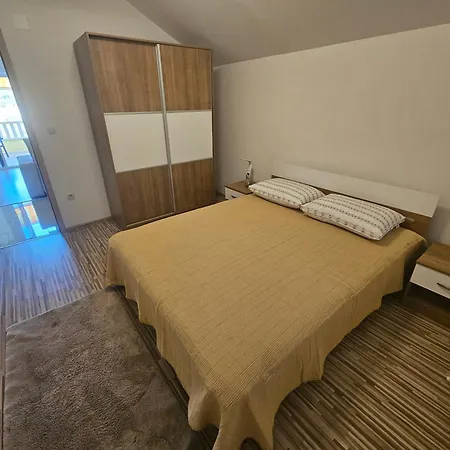 Quiet Bay Apartment!