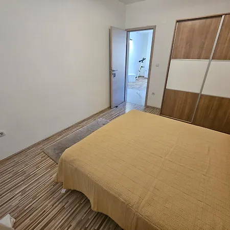 Quiet Bay Apartment!